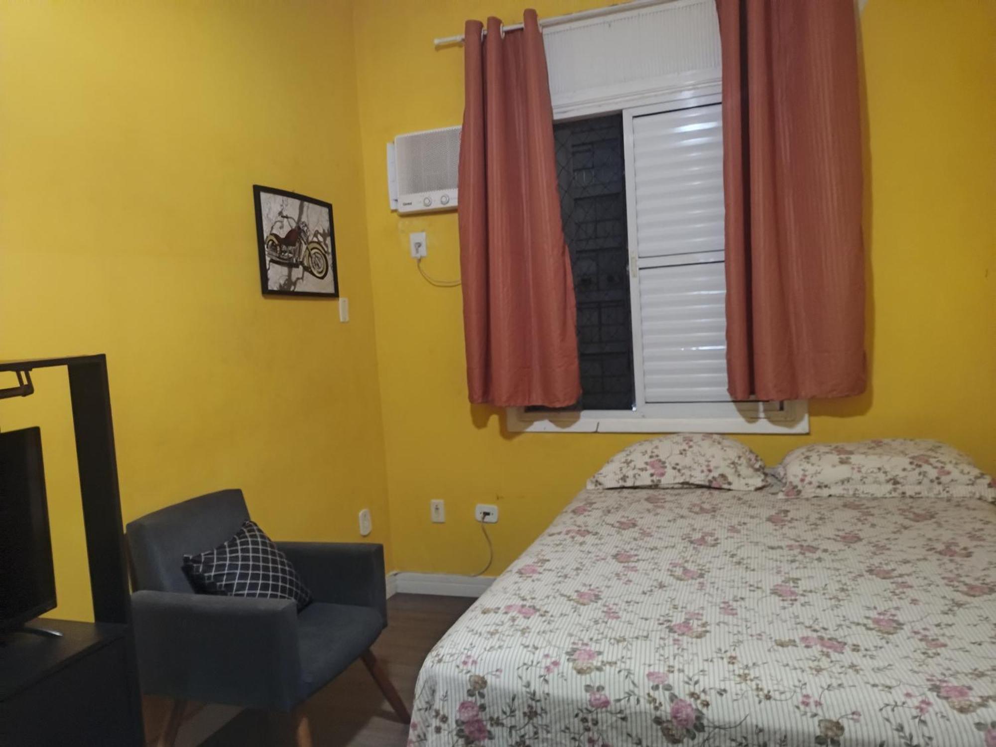 Temporada Encantador, Frente A Apartamento